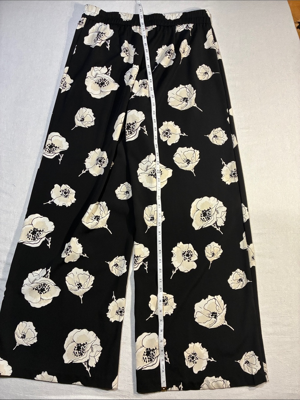 Girls' Black Floral Wide-Leg Pants - Picture 10 of 14